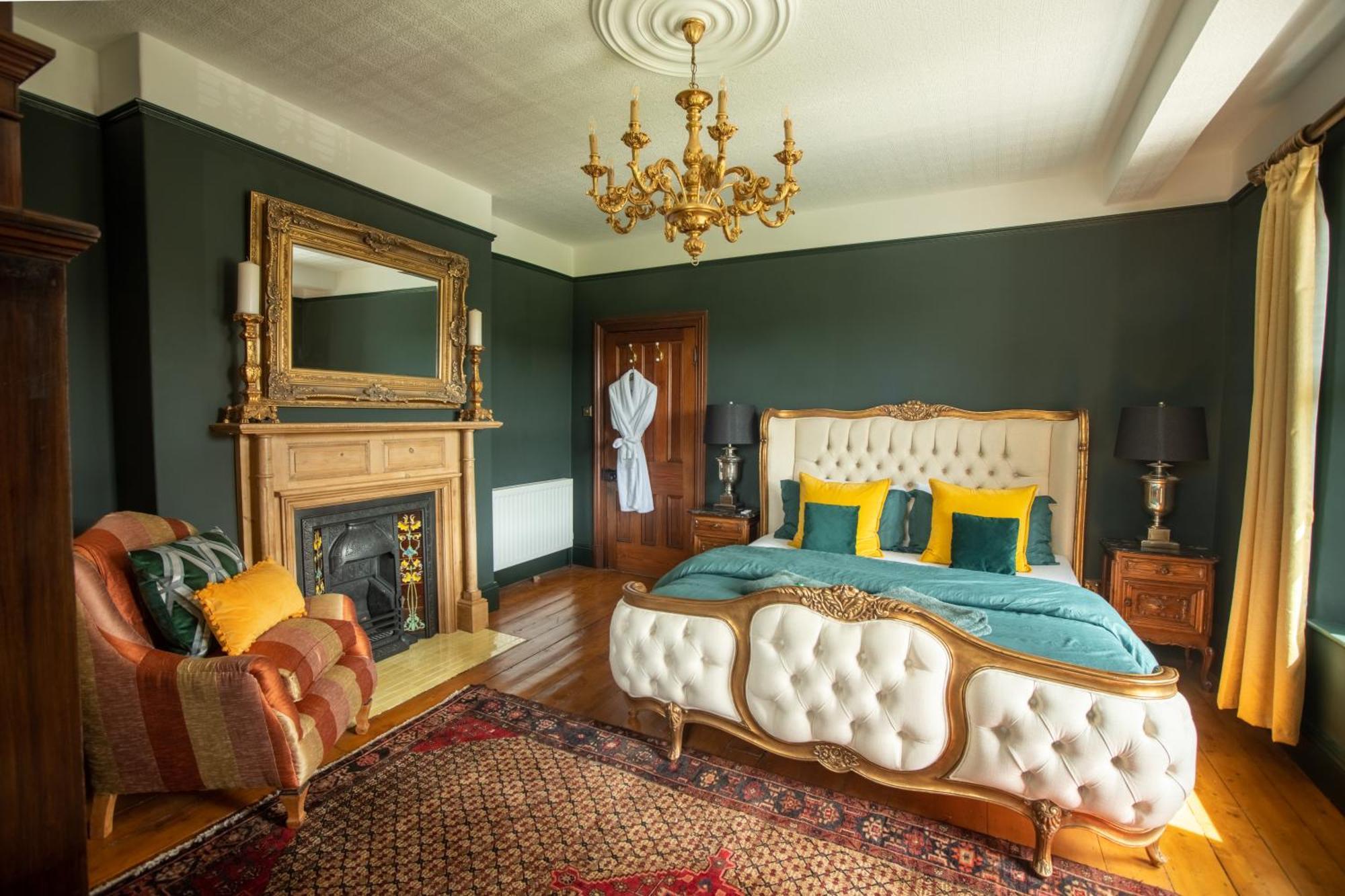 House Of Brohedyn Apartment Newcastle Emlyn Ngoại thất bức ảnh